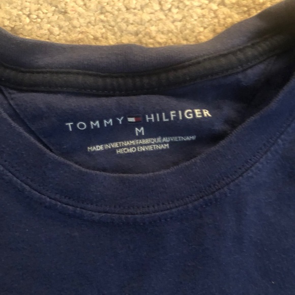 3/$20 • CROPPED TOMMY HILFIGER TEE - Picture 3 of 4